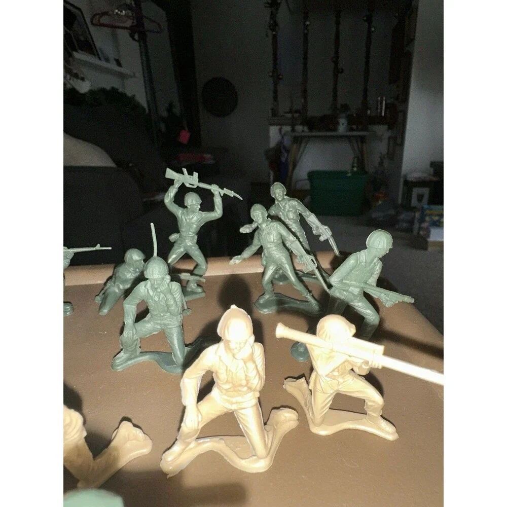 Lot of 13 Vintage 2” Plastic Army Men Soldiers Green Tan Bazooka Rocket Poses